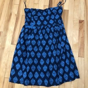 Structured strapless Dress